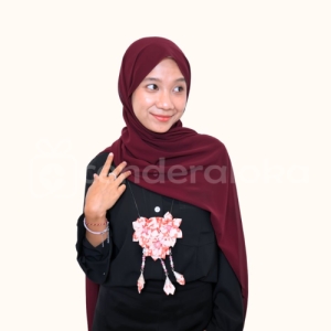Kalung Bunga Segitiga