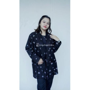 Outer Hitam Bahan Katun Kombinasi Jumputan