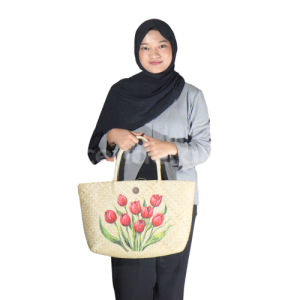 Tas Pandan Lukis Bunga Merah